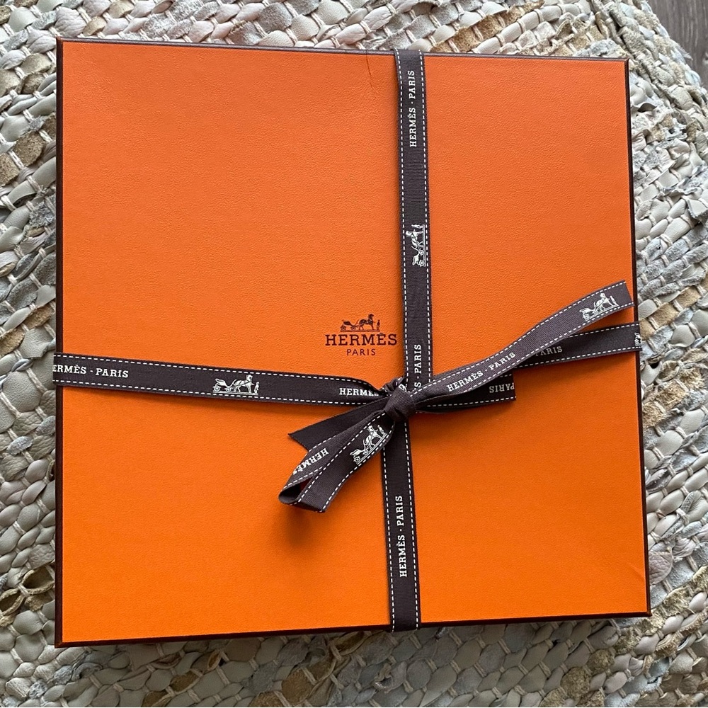 Authentic Hermes Silk Scarf Carre 70 TEA TIME NWT. Never worn! - Picture 12 of 16